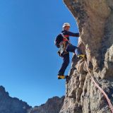 Sigi grinst aufgrund der sehr schönen und abwechslungsreichen Kletterei (Foto: JP)